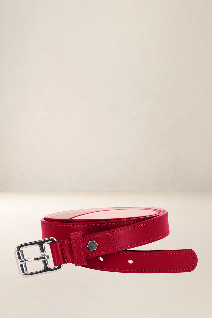 Ceinture en cuir pleine fleur PENSÉE coloris scarlett, vue d’ensemble – Ateliers Fourès