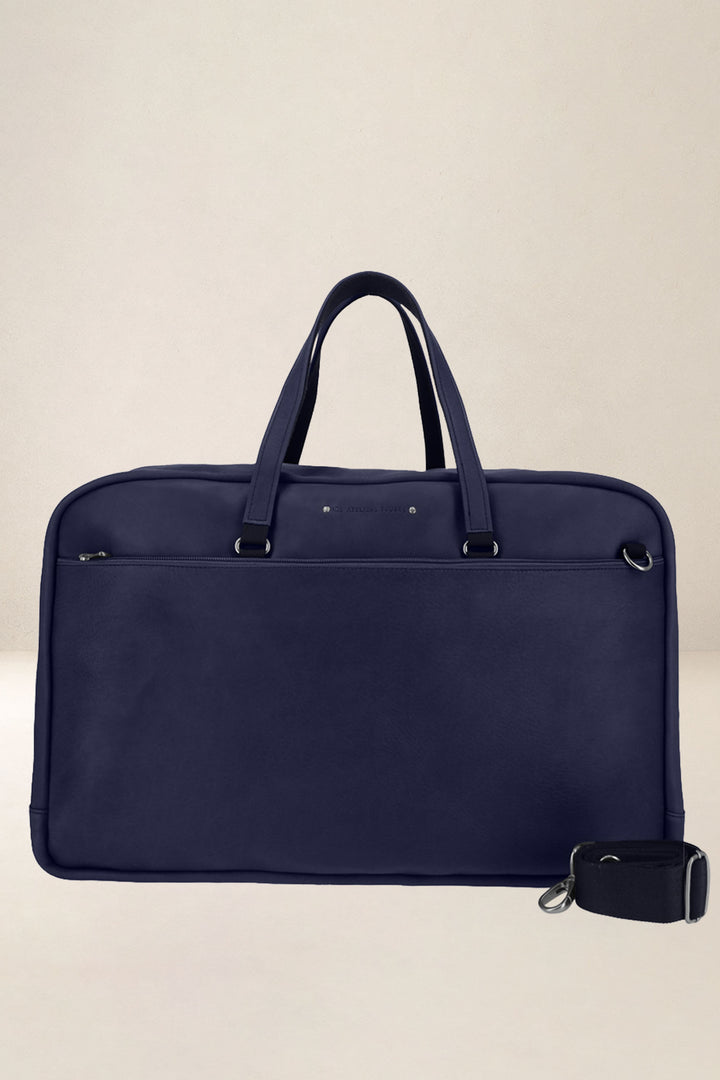 Sac de voyage en cuir pleine fleur ZEUS coloris marine, vue d’ensemble – Ateliers Fourès