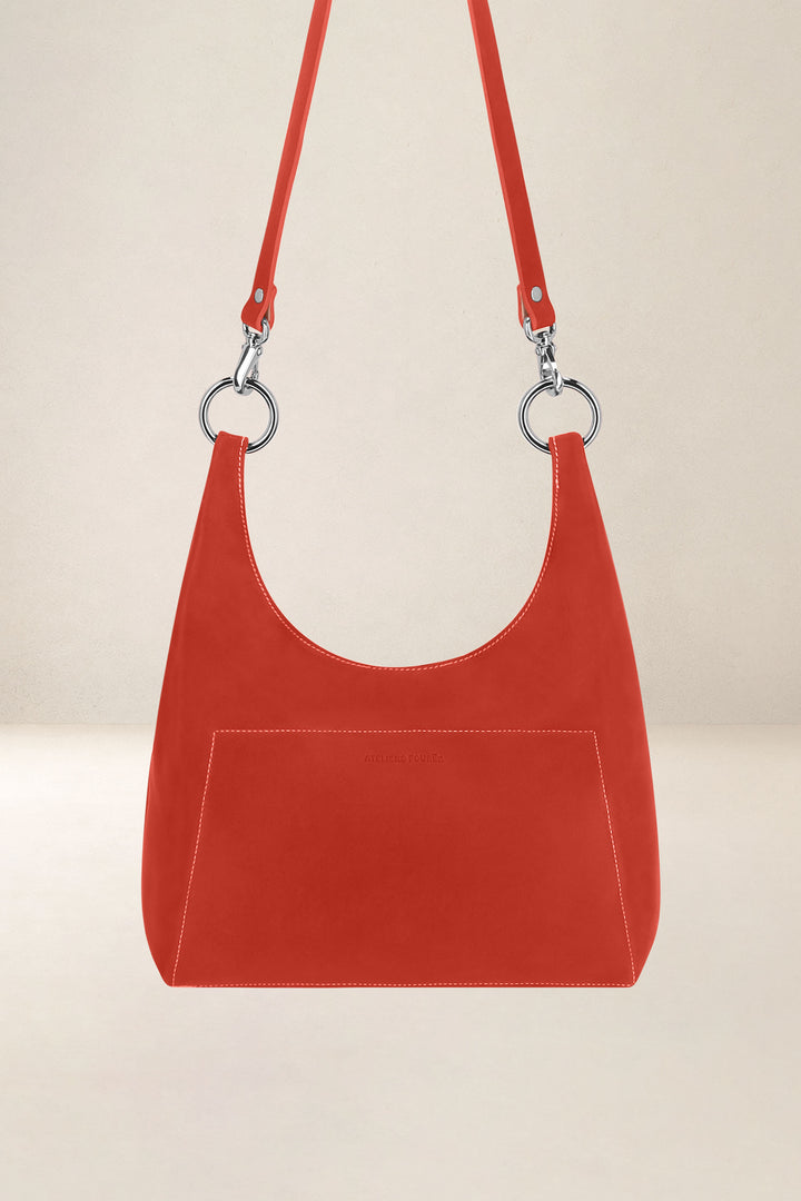 Sac bandoulière en cuir pleine fleur AMAZONE coloris orange confit, vue d’ensemble – Ateliers Fourès