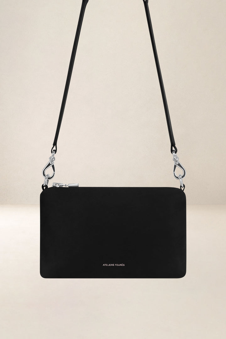 Sac bandoulière en cuir pleine fleur PHÈDRE coloris noir, vue d’ensemble – Ateliers Fourès