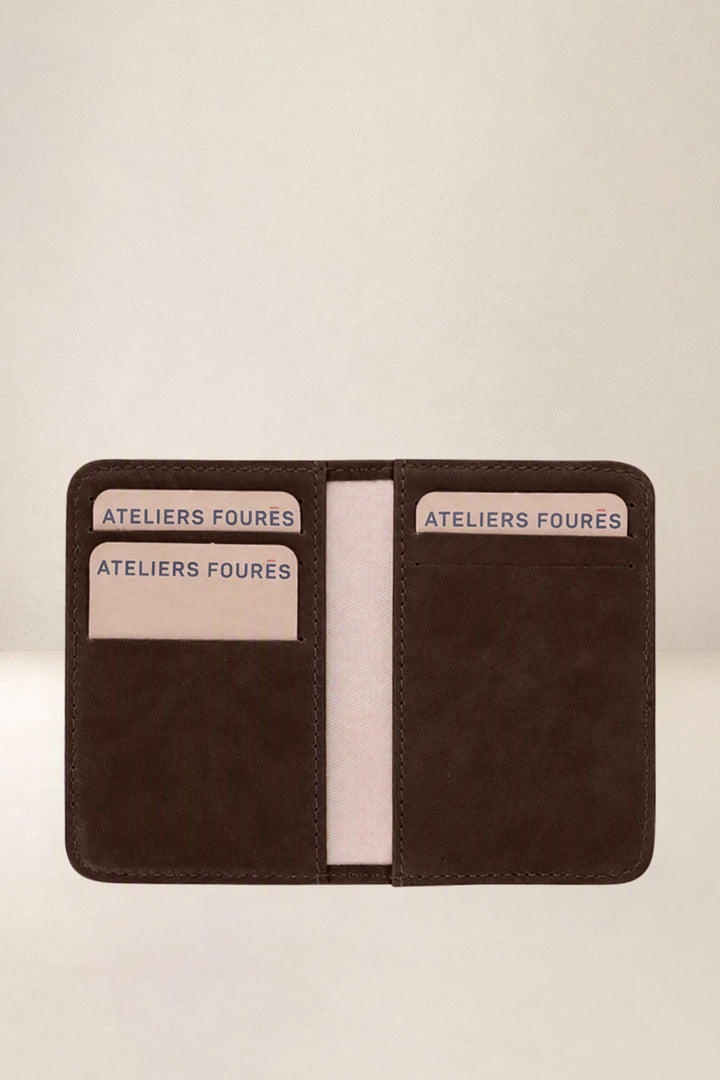 Porte-cartes en cuir pleine fleur ASTRÉE coloris chocolat, vue intérieure – Ateliers Fourès