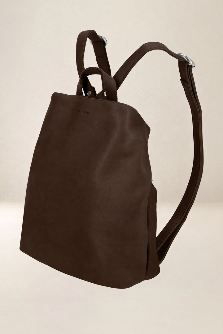 Sac à dos en cuir pleine fleur PSYCHÉ coloris chocolat, vue de profil n°1 – Ateliers Fourès