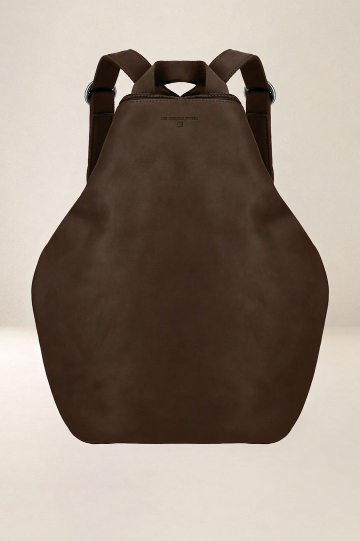 Sac à dos en cuir pleine fleur PSYCHÉ coloris chocolat, vue d’ensemble – Ateliers Fourès