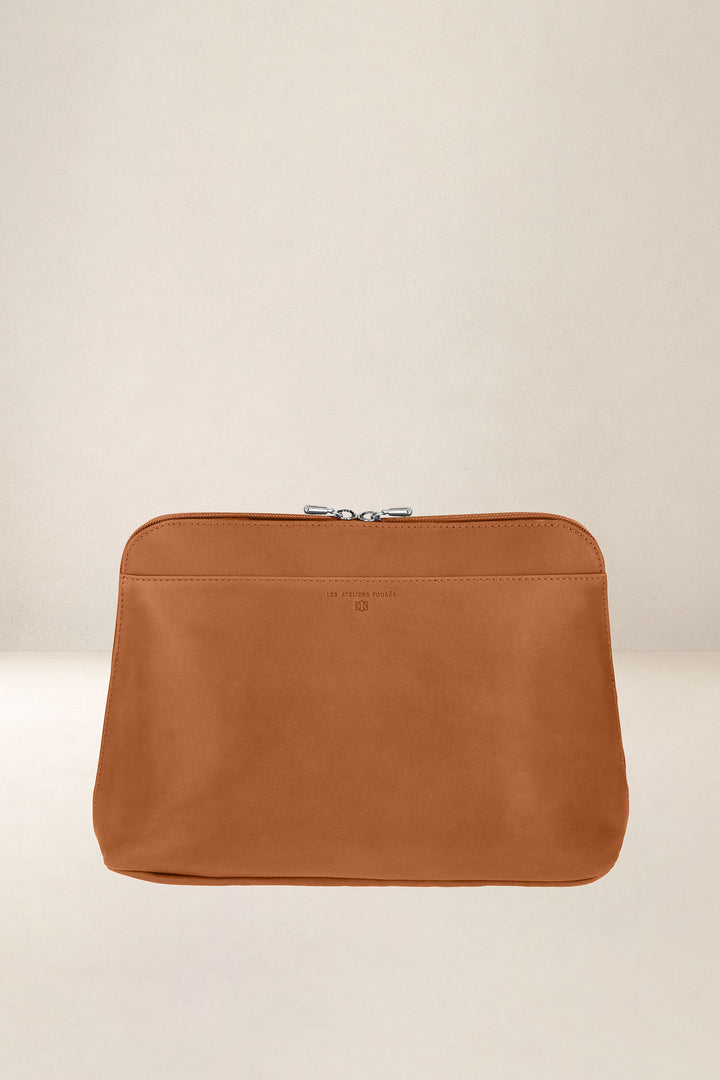 Sac à main en cuir pleine fleur EUROPE coloris lionne, vue d’ensemble – Ateliers Fourès