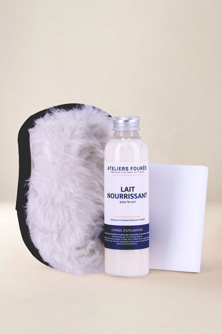 Accessoire en cuir en cuir pleine fleur KIT ENTRETIEN CUIR, vue d’ensemble – Ateliers Fourès