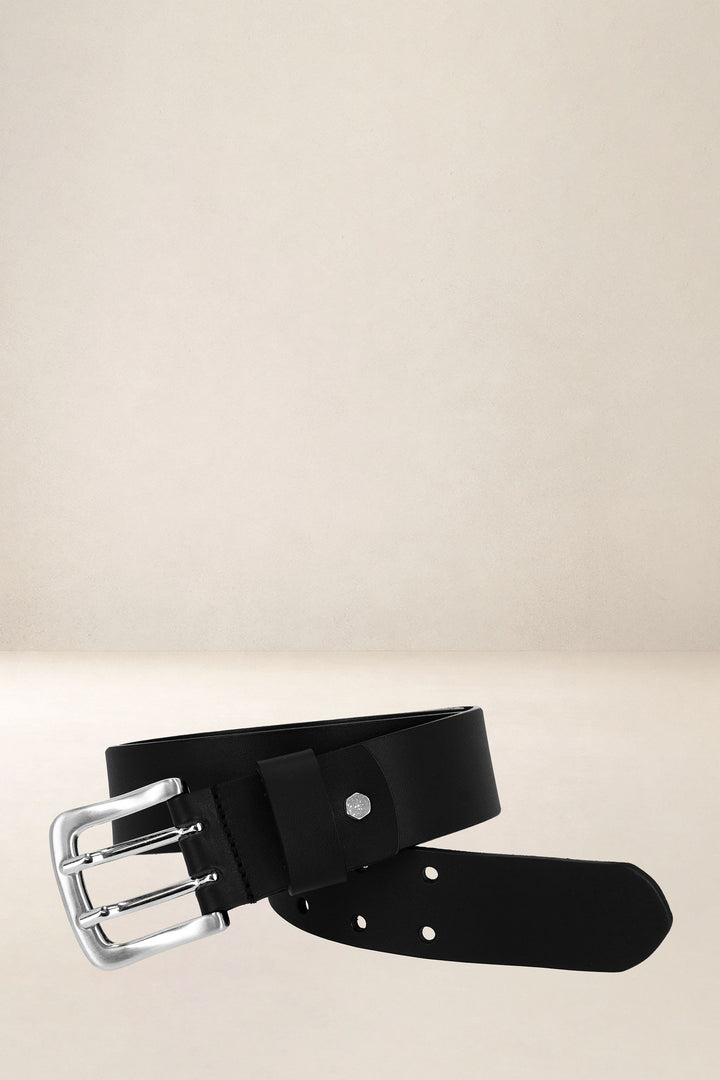 Ceinture en cuir pleine fleur ÉRABLE coloris noir, vue d’ensemble – Ateliers Fourès