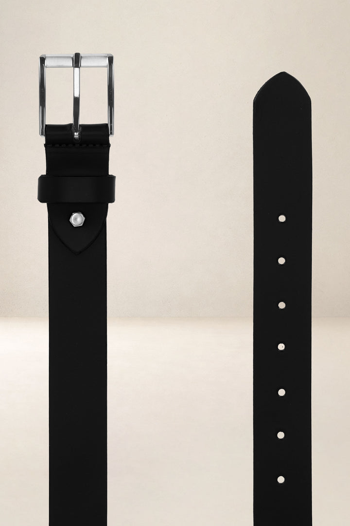Ceinture en cuir pleine fleur CÈDRE coloris noir, vue de face n°2 – Ateliers Fourès