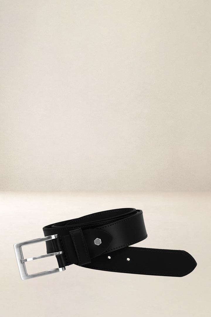 Ceinture en cuir pleine fleur NOYER coloris noir, vue de face n°1 – Ateliers Fourès