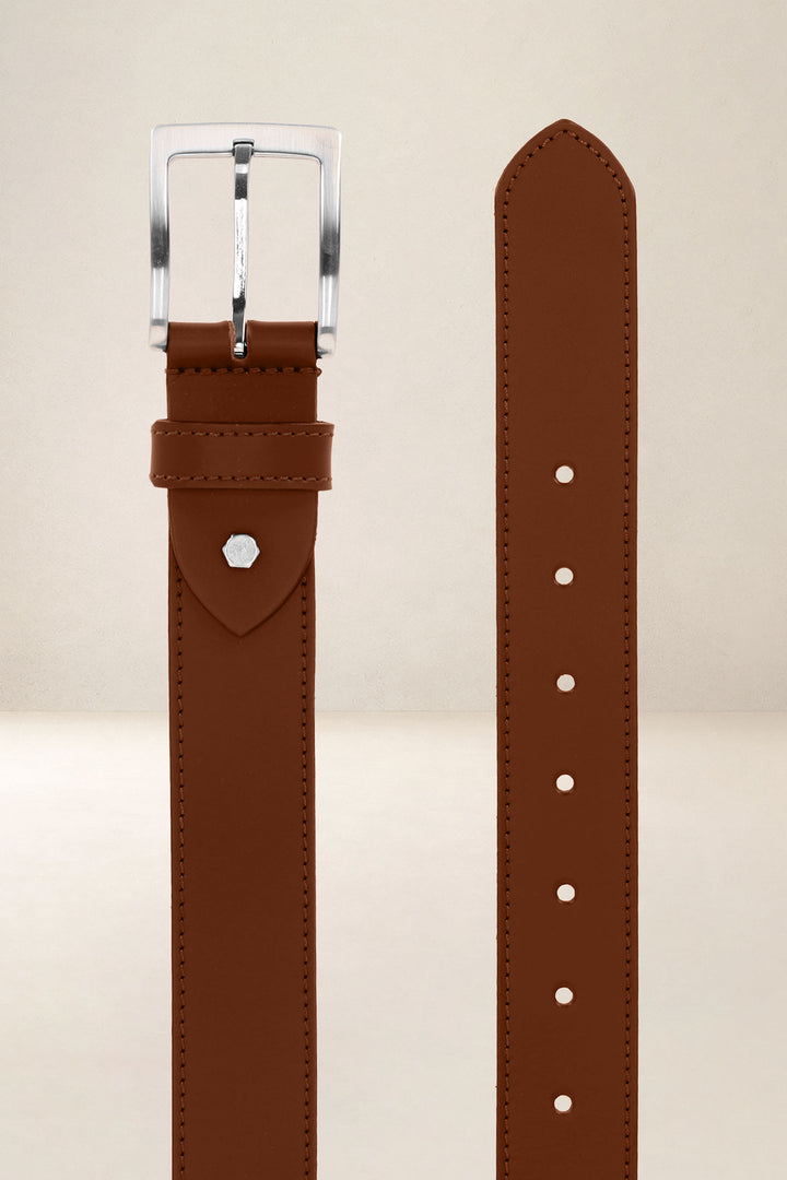 Ceinture en cuir pleine fleur NOYER coloris cognac, vue de face n°2 – Ateliers Fourès