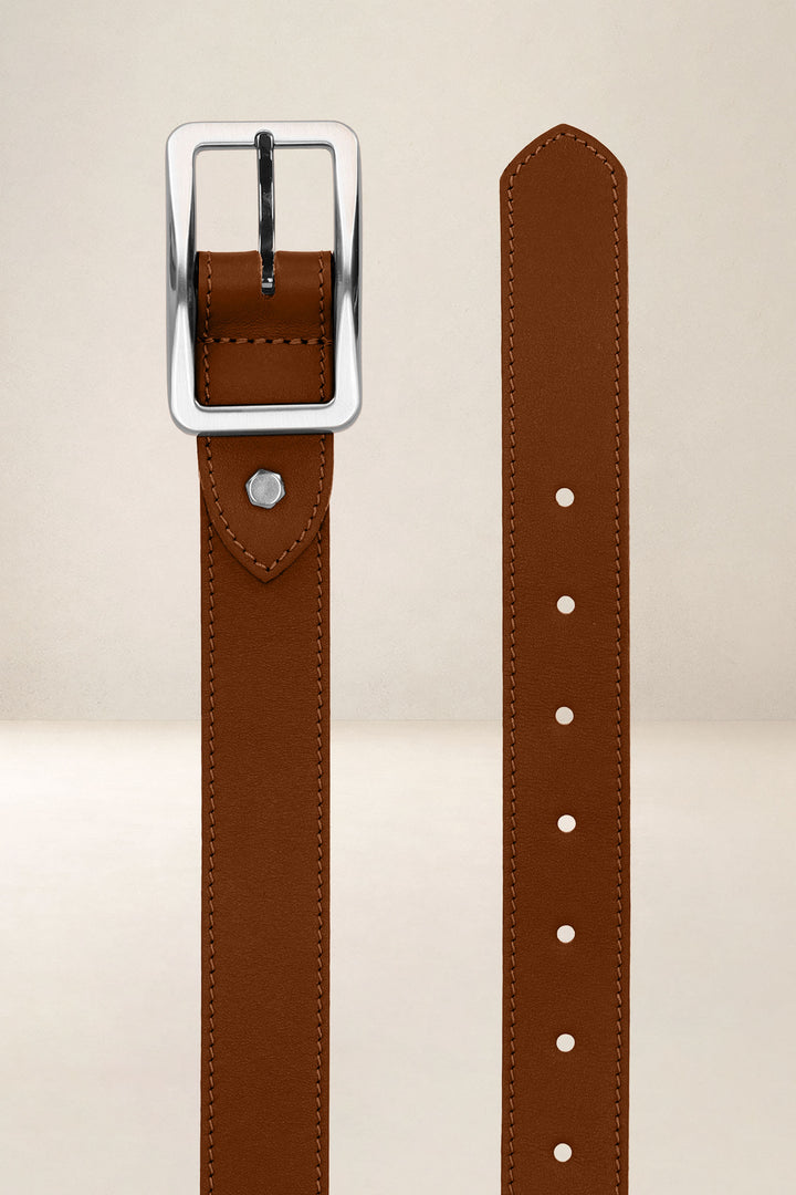 Ceinture en cuir pleine fleur PIVOINE coloris cognac, vue de face n°2 – Ateliers Fourès