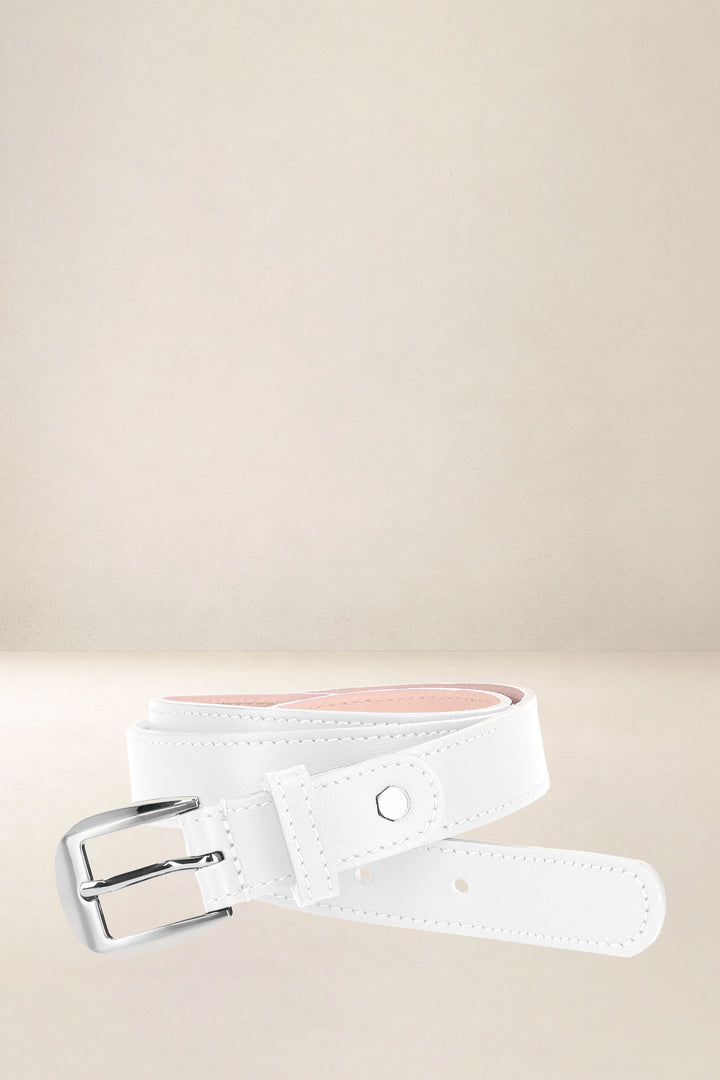 Ceinture en cuir pleine fleur JASMIN coloris blanc, vue d’ensemble – Ateliers Fourès