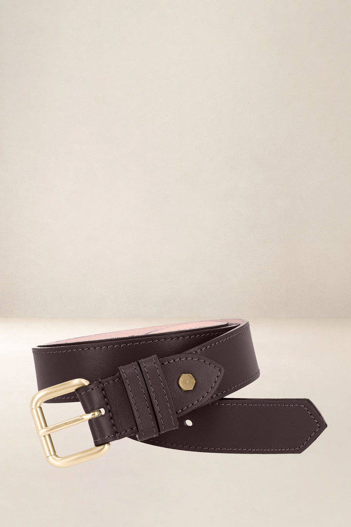 Ceinture en cuir pleine fleur DAHLIA coloris marron, vue d’ensemble – Ateliers Fourès