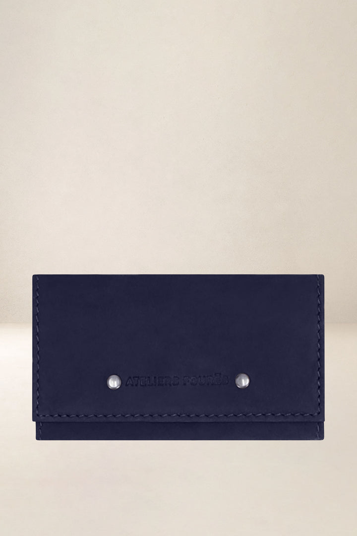 Accessoire en cuir en cuir pleine fleur ILION coloris marine, vue de face – Ateliers Fourès