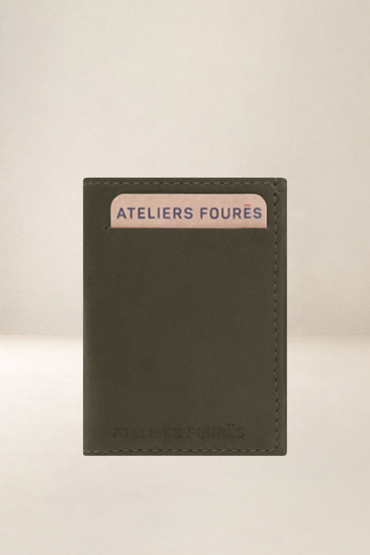 Portefeuille compact en cuir pleine fleur THASOS coloris bronze, vue d’ensemble – Ateliers Fourès