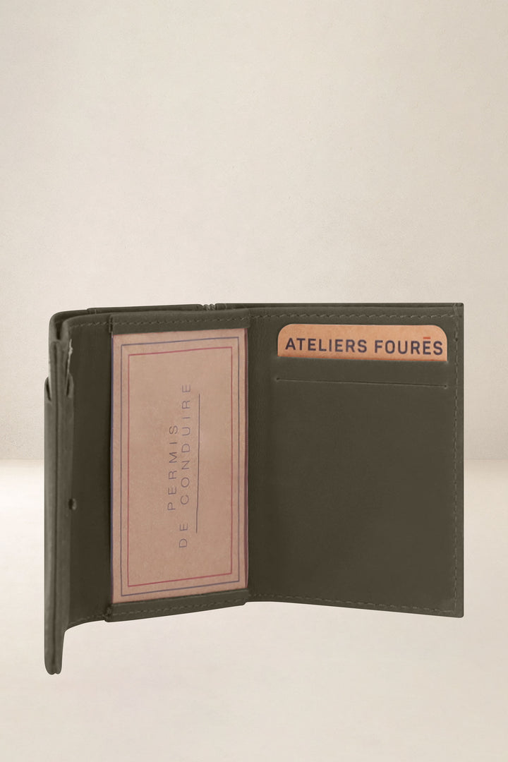 Portefeuille compact en cuir pleine fleur THASOS coloris bronze, vue intérieure n°2 – Ateliers Fourès