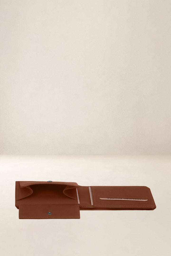 Portefeuille medium en cuir pleine fleur ULYSSE coloris fauve, vue intérieure n°4 – Ateliers Fourès