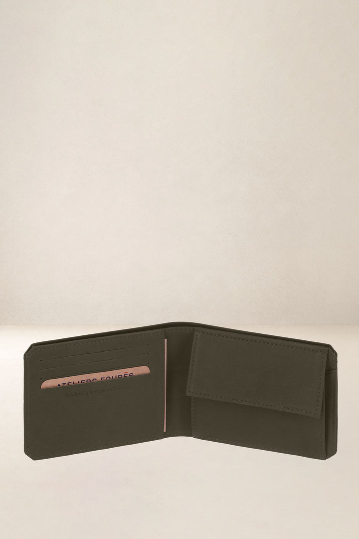 Portefeuille medium en cuir pleine fleur ULYSSE coloris bronze, vue intérieure n°2 – Ateliers Fourès