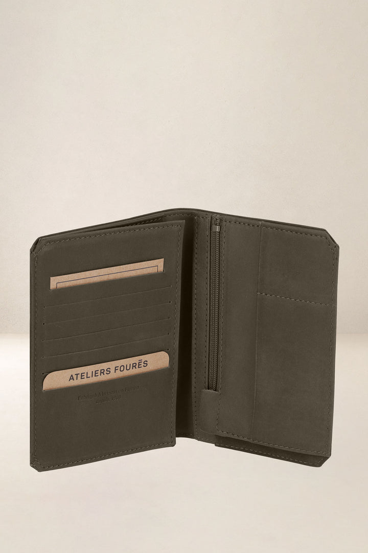 Grand portefeuille en cuir pleine fleur PROMÉTHÉE coloris bronze, vue intérieure n°4 – Ateliers Fourès