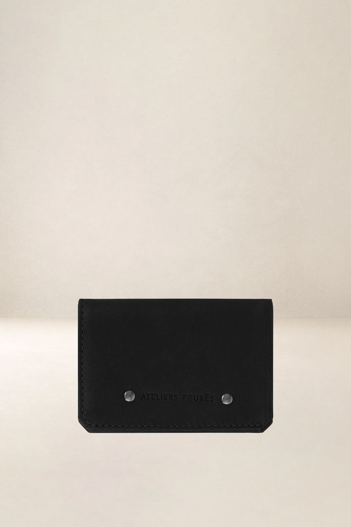Porte-cartes en cuir pleine fleur POLLUX coloris noir, vue d’ensemble – Ateliers Fourès