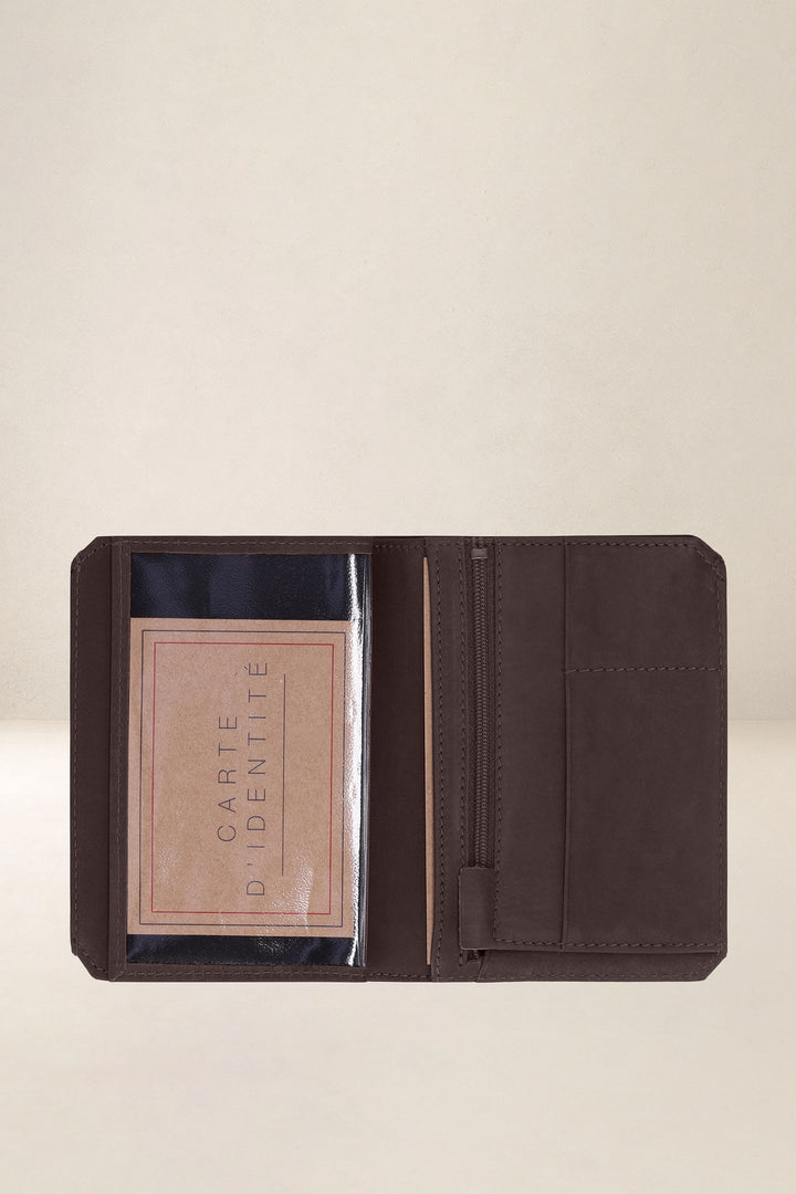 Grand portefeuille en cuir pleine fleur PROMÉTHÉE coloris mustang, vue intérieure n°1 – Ateliers Fourès