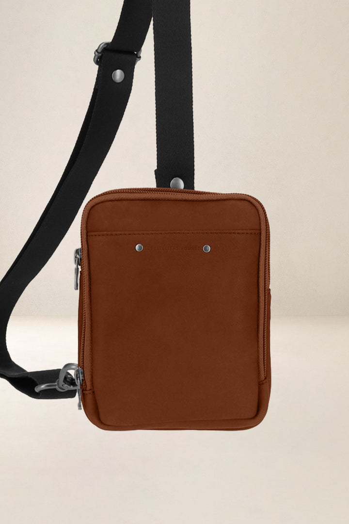 Holster en cuir pleine fleur ORION coloris fauve, vue d’ensemble – Ateliers Fourès