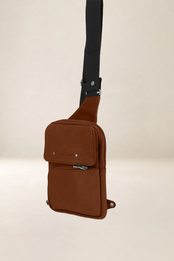 Holster en cuir pleine fleur PALLAS coloris fauve, vue de profil – Ateliers Fourès
