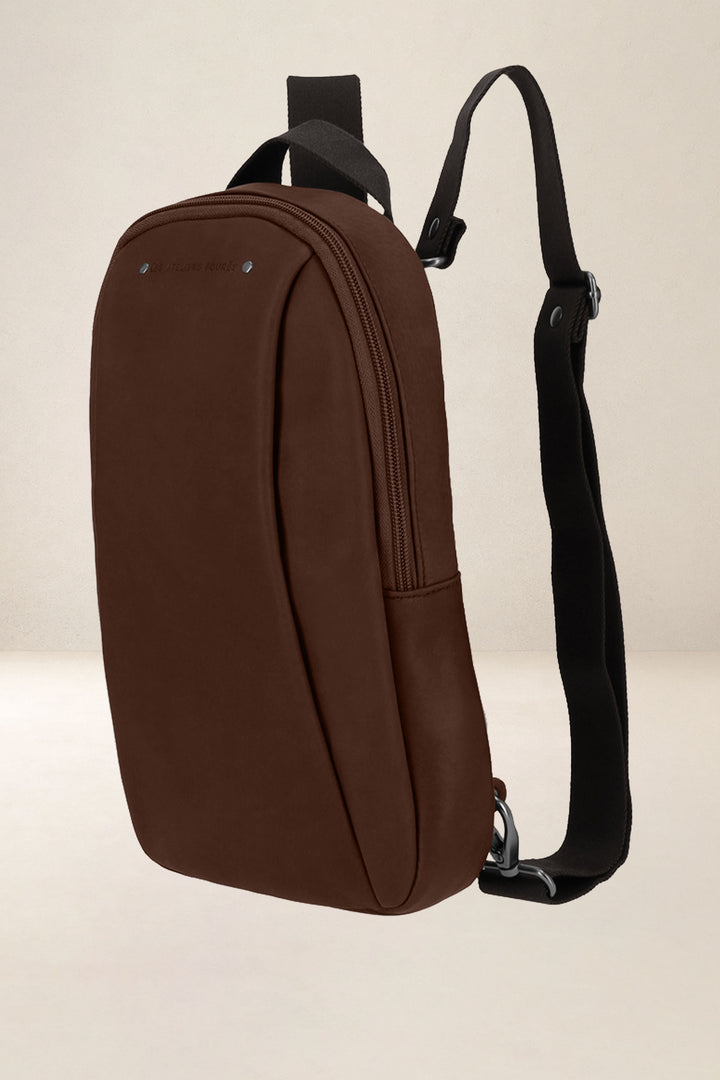 Holster en cuir pleine fleur OURANOS coloris cognac, vue de profil n°1 – Ateliers Fourès