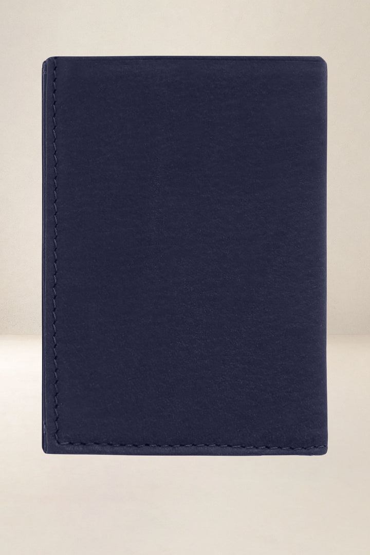 Portefeuille compact en cuir pleine fleur PÉGASE coloris marine, vue de dos – Ateliers Fourès