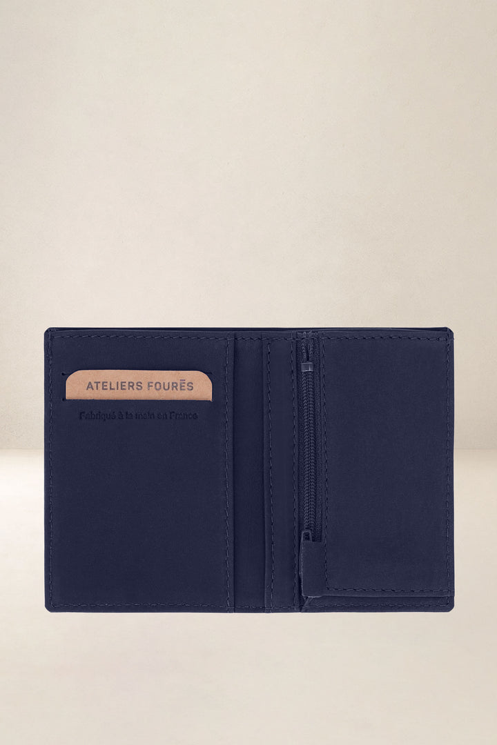 Portefeuille compact en cuir pleine fleur PÉGASE coloris marine, vue intérieure n°1 – Ateliers Fourès