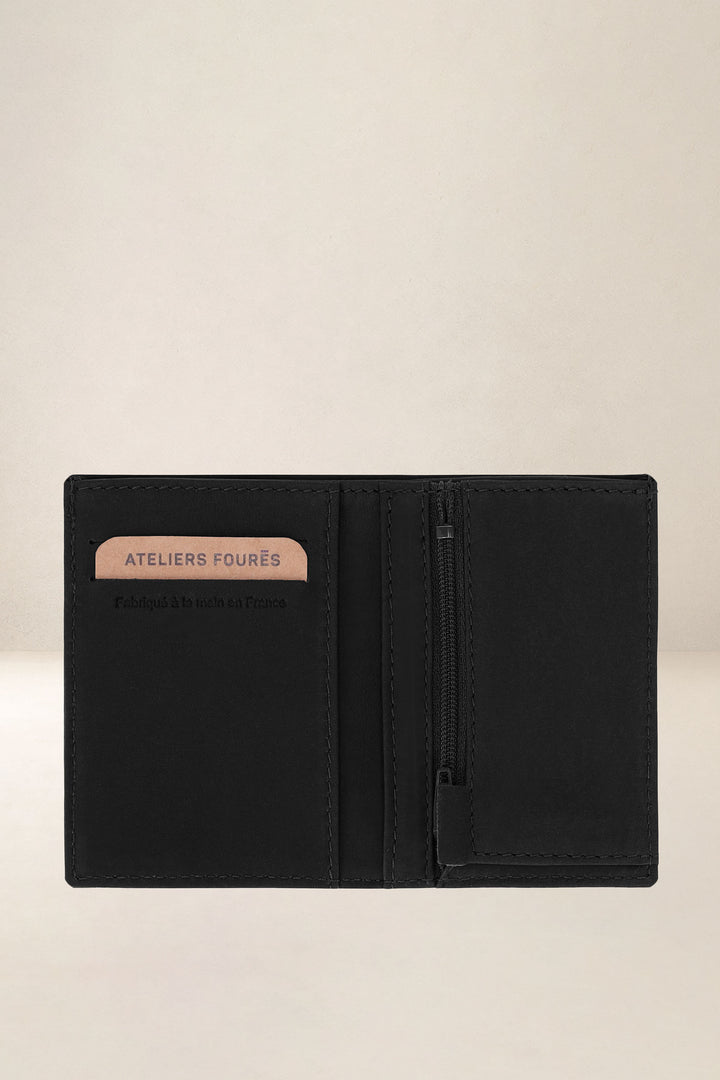 Portefeuille compact en cuir pleine fleur PÉGASE coloris noir, vue intérieure n°1 – Ateliers Fourès