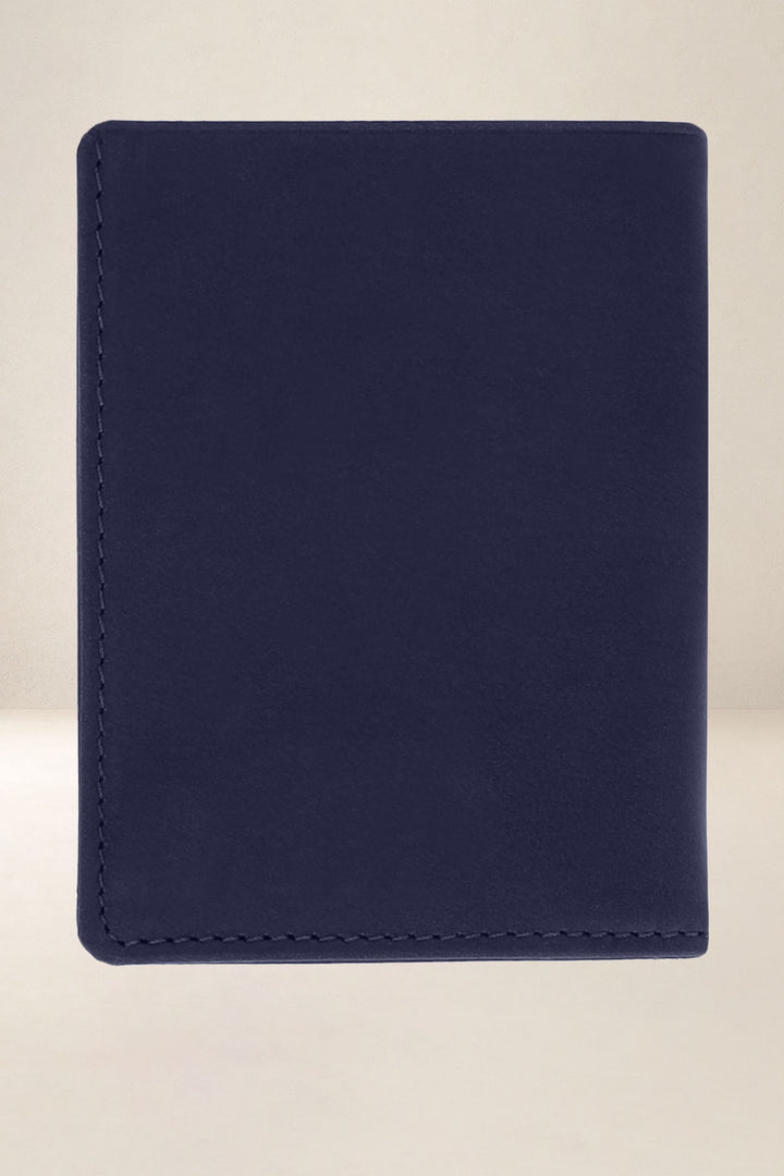 Portefeuille compact en cuir pleine fleur PÉGASE coloris marine, vue de dos – Ateliers Fourès