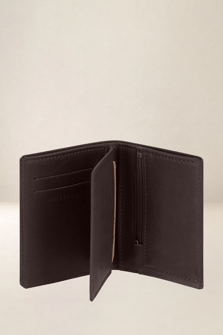 Portefeuille compact en cuir pleine fleur PÉGASE coloris mustang, vue intérieure n°1 – Ateliers Fourès