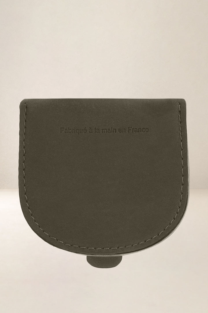 Porte-monnaie en cuir pleine fleur ÉLÉOS coloris bronze, vue de dos – Ateliers Fourès