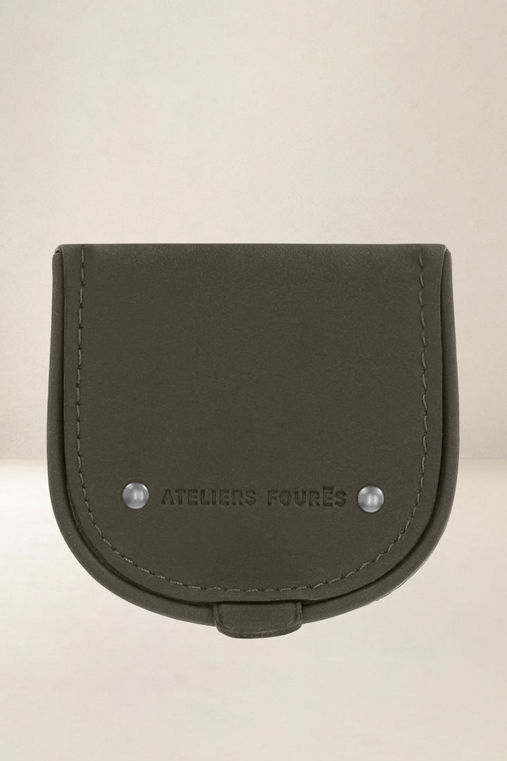 Porte-monnaie en cuir pleine fleur ÉLÉOS coloris bronze, vue de face – Ateliers Fourès