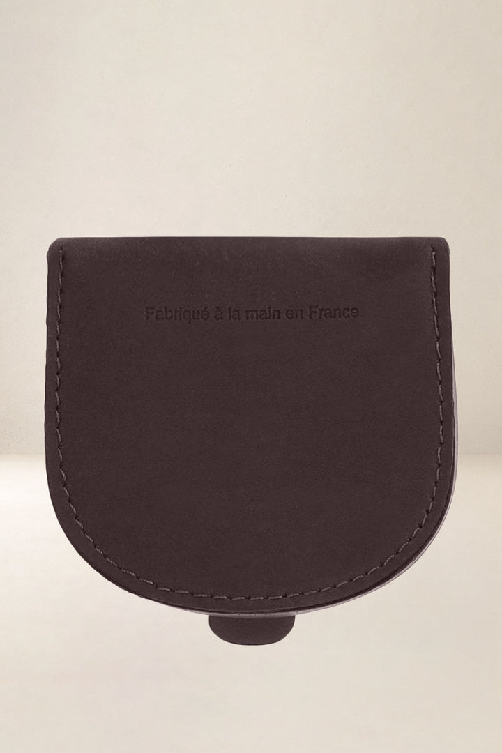 Porte-monnaie en cuir pleine fleur ÉLÉOS coloris mustang, vue de dos – Ateliers Fourès