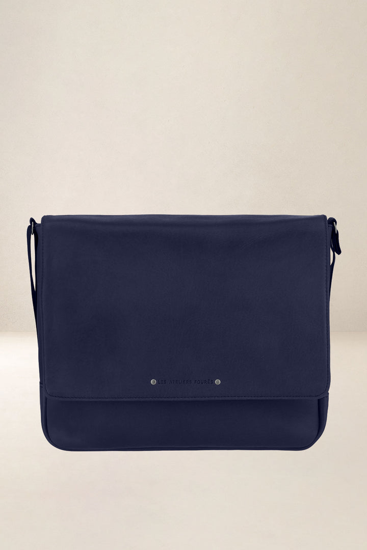 Sac de travail en cuir pleine fleur PAN coloris marine, vue de face – Ateliers Fourès