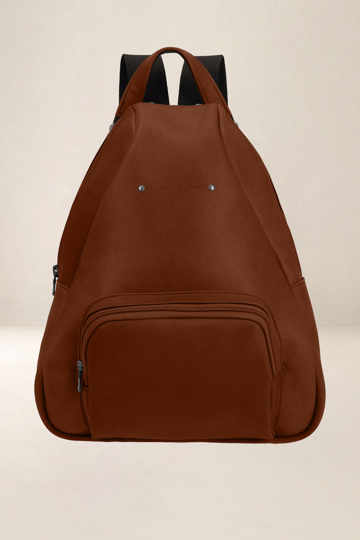 Sac à dos en cuir pleine fleur EOLE coloris fauve, vue de face – Ateliers Fourès
