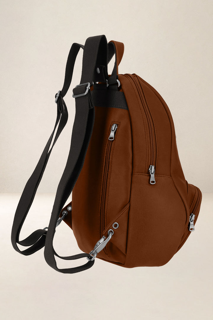 Sac à dos en cuir pleine fleur EOLE coloris fauve, vue de profil n°2 – Ateliers Fourès