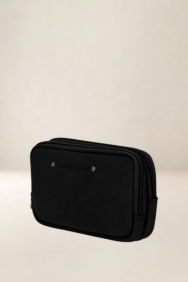Porte-téléphone en cuir pleine fleur ICARE coloris noir, vue de profil – Ateliers Fourès