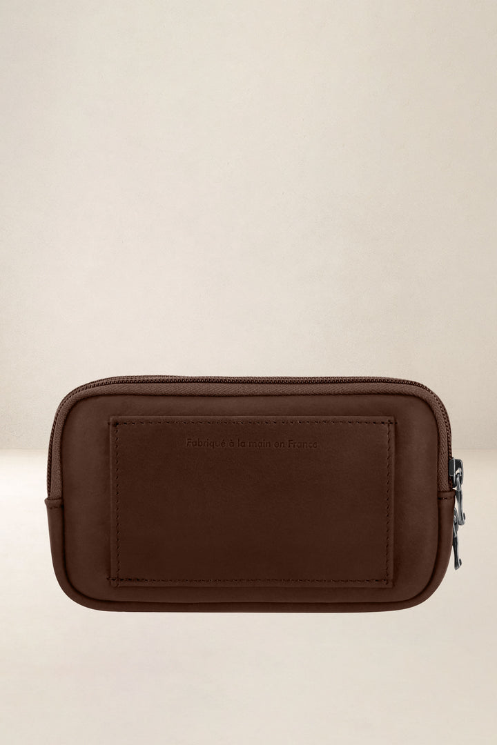 Porte-téléphone en cuir pleine fleur ICARE coloris cognac, vue de dos – Ateliers Fourès