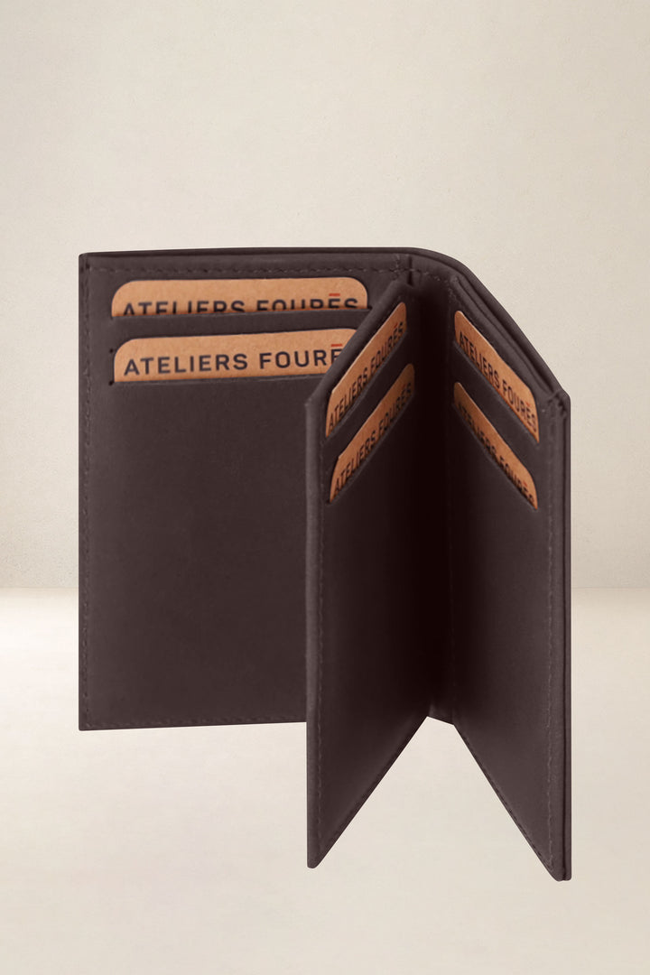 Portefeuille compact en cuir pleine fleur POLLUX coloris mustang, vue intérieure n°2 – Ateliers Fourès