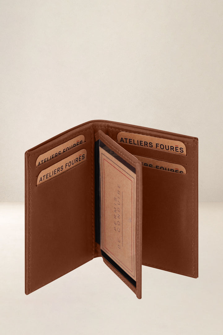 Portefeuille compact en cuir pleine fleur POLLUX coloris fauve, vue intérieure n°1 – Ateliers Fourès