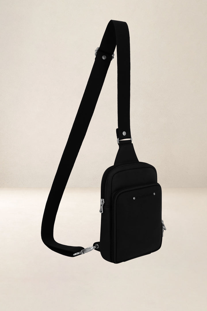 Holster en cuir pleine fleur EURIPIDE coloris noir, vue de profil n°1 – Ateliers Fourès