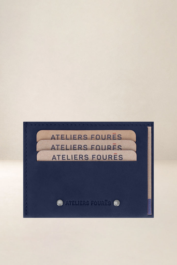 Portefeuille en cuir pleine fleur CENTAURE coloris marine, vue d’ensemble – Ateliers Fourès
