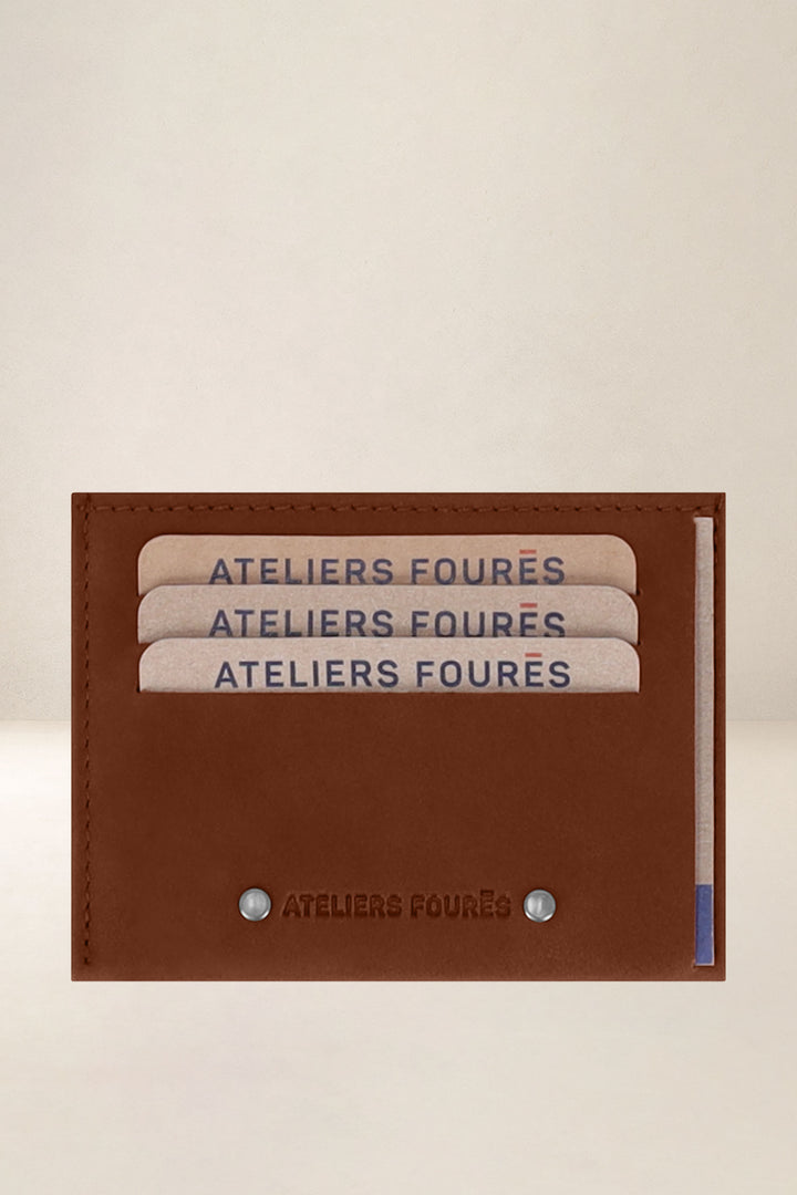 Portefeuille en cuir pleine fleur CENTAURE coloris fauve, vue de face – Ateliers Fourès