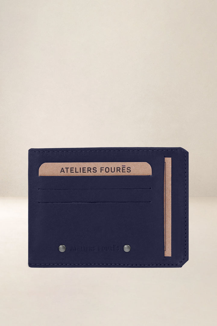 Porte-cartes en cuir pleine fleur CENTAURE coloris marine, vue d’ensemble – Ateliers Fourès