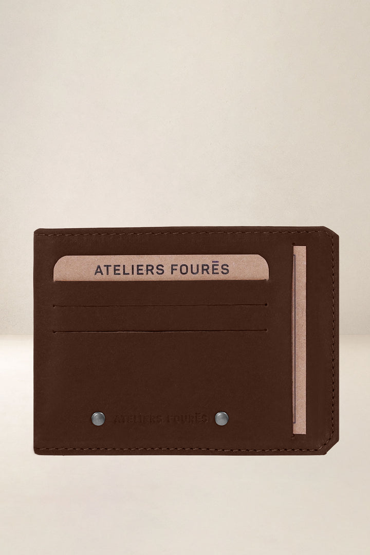 Porte-cartes en cuir pleine fleur CENTAURE coloris cognac, vue de face – Ateliers Fourès