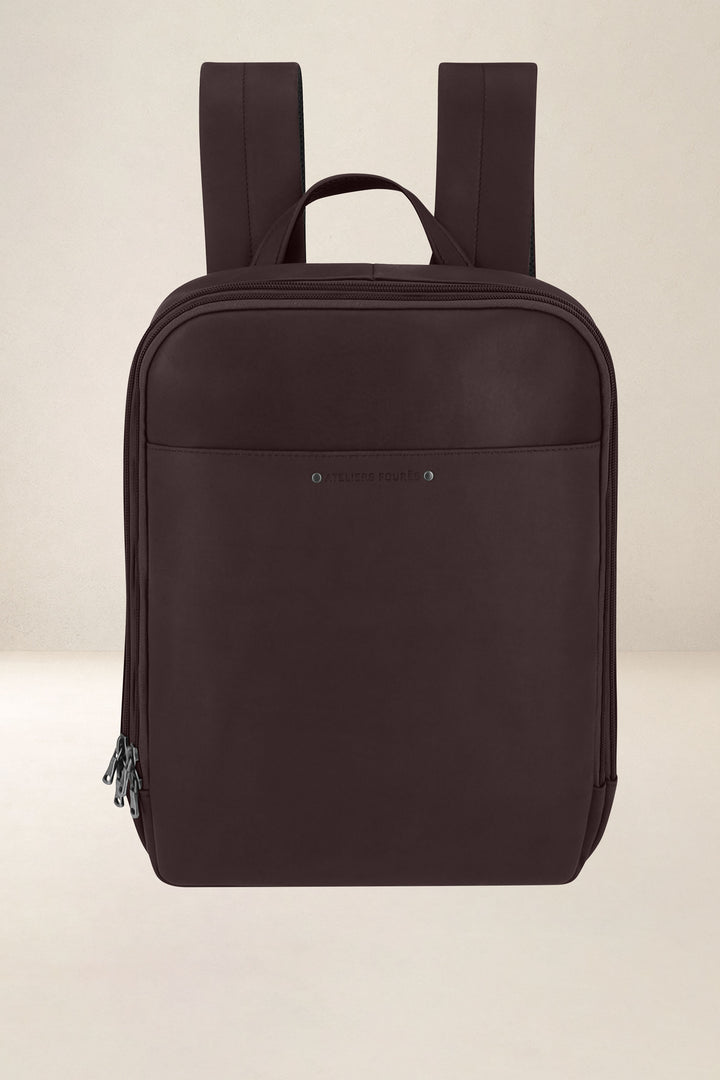 Sac à dos en cuir pleine fleur ARGONAUTE coloris mustang, vue de face – Ateliers Fourès