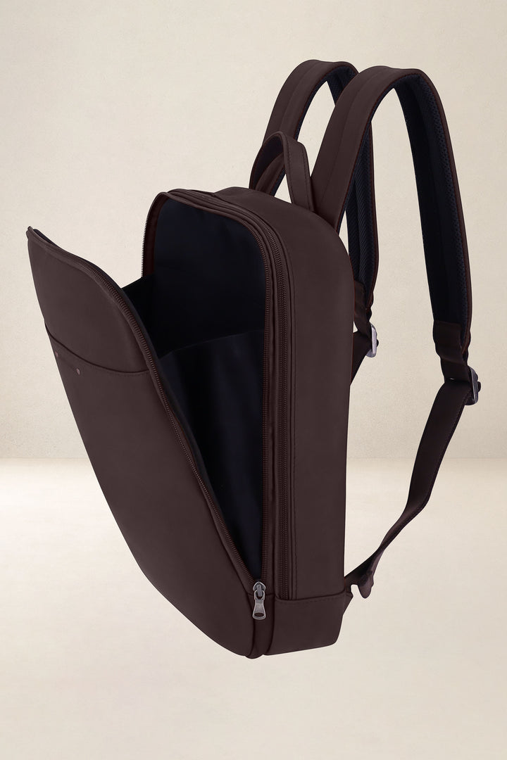 Sac à dos en cuir pleine fleur ARGONAUTE coloris mustang, vue intérieure – Ateliers Fourès
