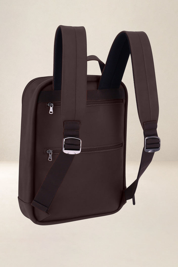 Sac à dos en cuir pleine fleur ARGONAUTE coloris mustang, vue de profil n°2 – Ateliers Fourès